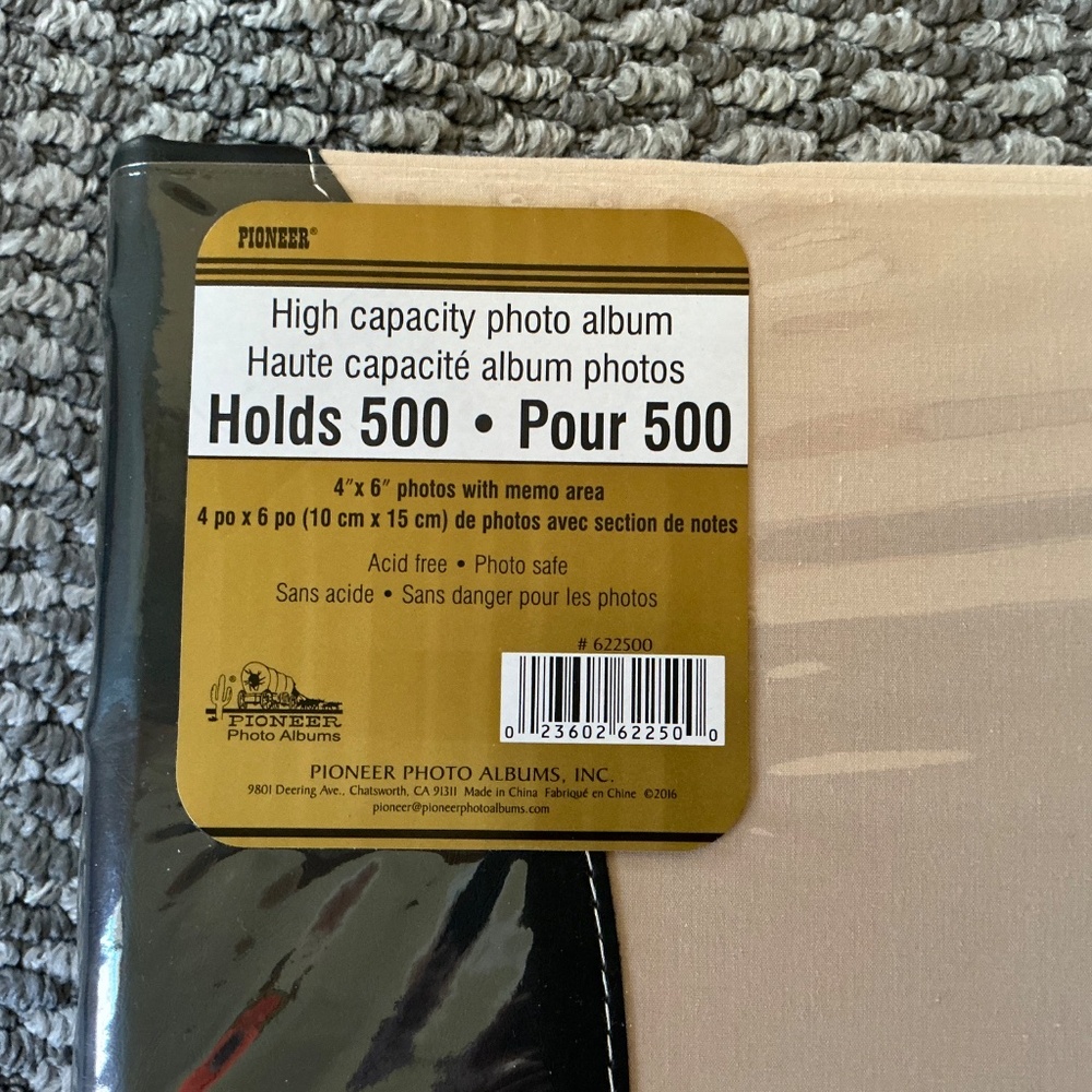 Pioneer High Capacity Photo Album Holds 500 4”x 6” Photos Tan & Black NWT - Picture 2 of 4